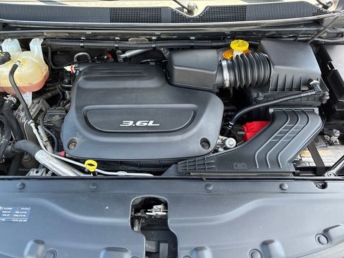 Used 2017 Chrysler Pacifica Touring FWD image 10