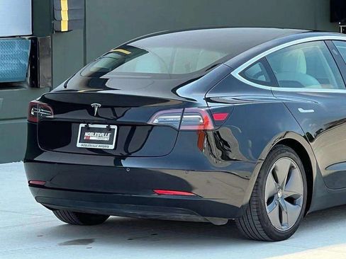 Used 2020 Tesla Model 3 Standard Range Plus RWD image 28