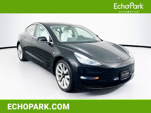 Used 2018 Tesla Model 3 Mid Range image 1