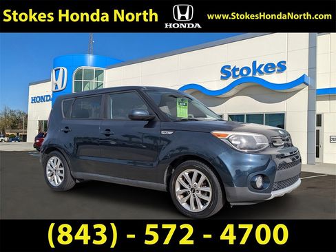 Used 2017 Kia Soul + image 1