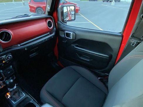 Used 2022 Jeep Wrangler Unlimited Rubicon w/ LED Lighting Group image 29