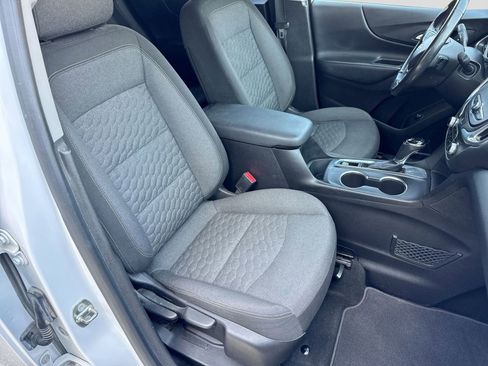 Used 2018 Chevrolet Equinox LT image 22