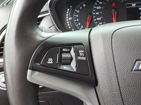 Certified 2019 Chevrolet Trax LT w/ LT Convenience Package FWD image 16