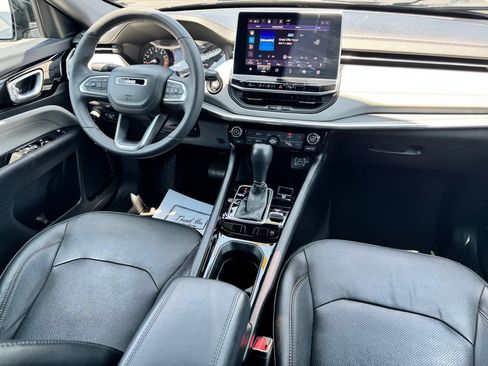 Used 2023 Jeep Compass Limited AWD/4WD image 12