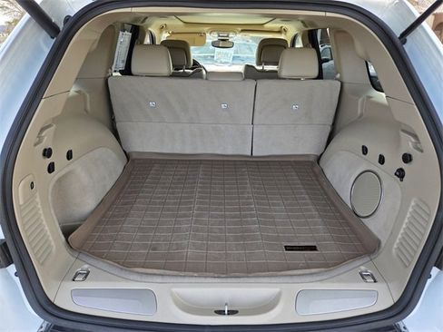 Used 2017 Jeep Grand Cherokee Overland image 13