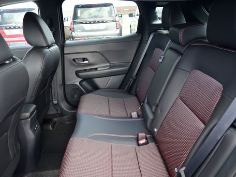 New 2026 Nissan Kicks SR w/ Cold Weather Package image 15