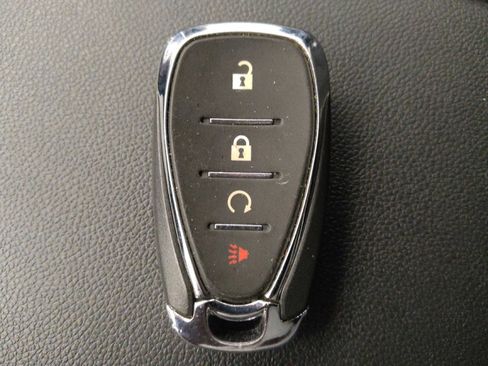 Used 2024 Chevrolet Trax LT w/ Driver Confidence Package FWD image 32