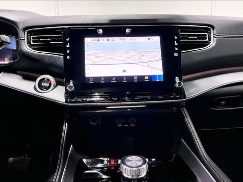 Used 2025 Jeep Wagoneer Series II w/ Premium Group I image 8