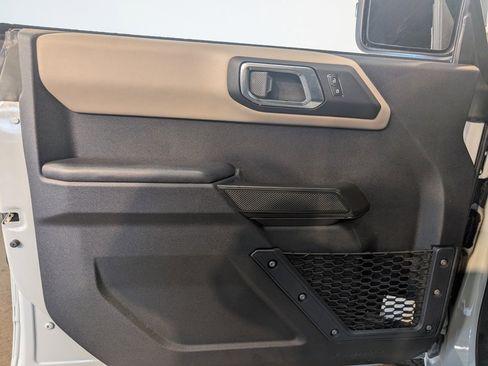 Used 2024 Ford Bronco Wildtrak image 11