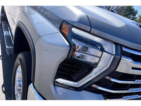 Used 2025 Chevrolet Silverado 3500 LTZ AWD/4WD image 30