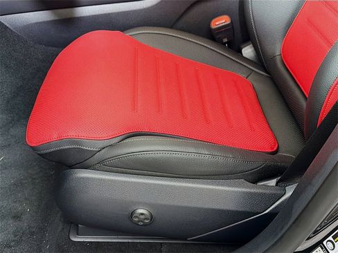 New 2026 Mercedes-Benz GLC 300 4MATIC image 23