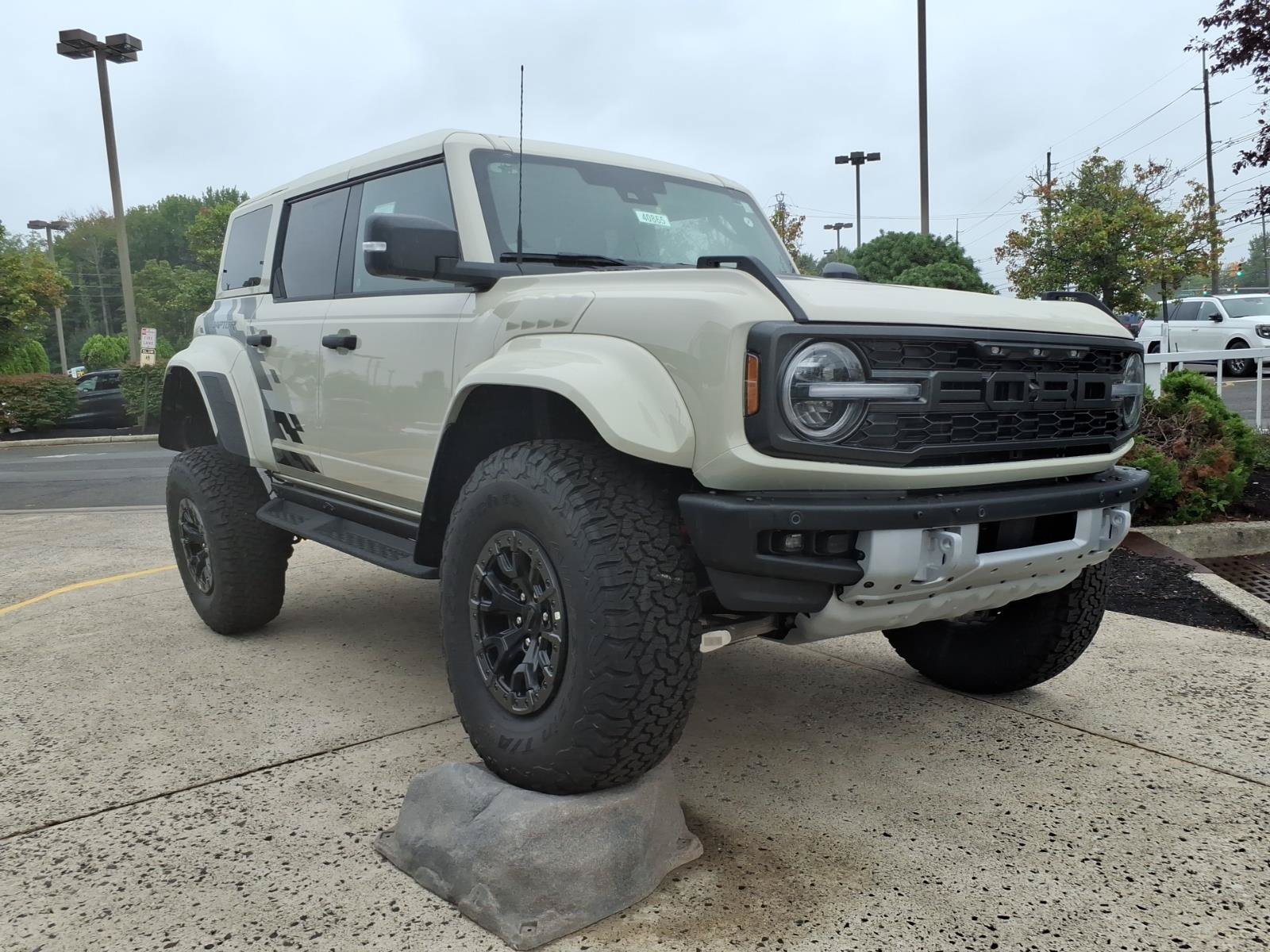 New 2026 Ford Bronco Raptor w/ Interior Carbon Fiber Pack AWD/4WD image 1