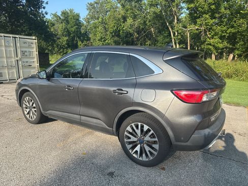 Used 2020 Ford Escape Titanium AWD/4WD image 4
