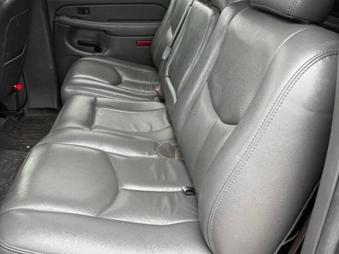 Used 2006 Chevrolet Silverado 2500 LT w/ Heavy-Duty Power Package AWD/4WD image 3