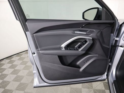 Used 2025 Audi Q5 Premium w/ Convenience Package image 26