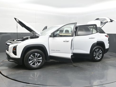 Used 2025 Chevrolet Equinox LT FWD image 42