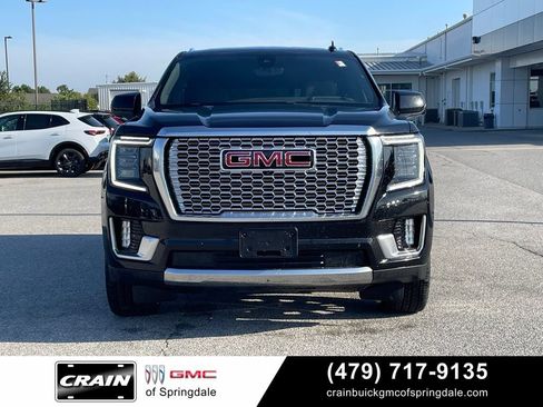 Used 2022 GMC Yukon Denali w/ Denali Premium Package AWD/4WD image 2