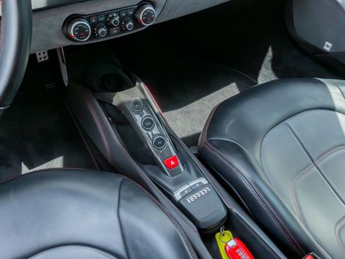 Used 2018 Ferrari 488 GTB RWD image 53