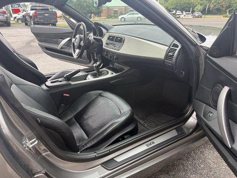 Used 2005 BMW Z4 3.0i RWD image 22