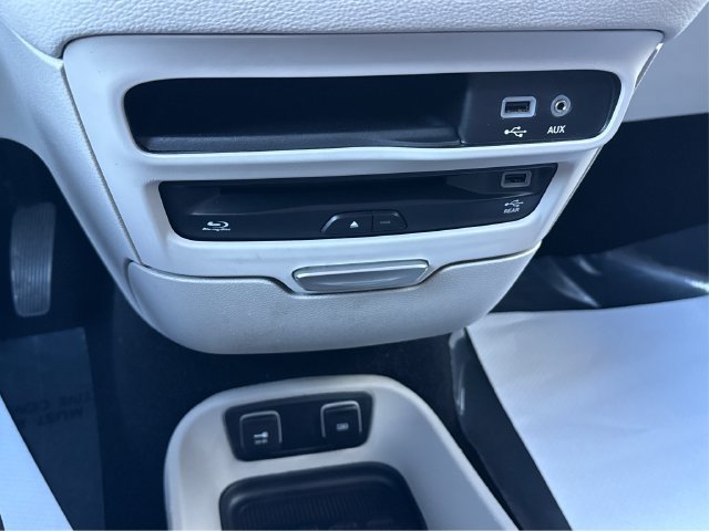 Used 2018 Chrysler Pacifica Limited w/ Advanced Safetytec Group FWD image 37