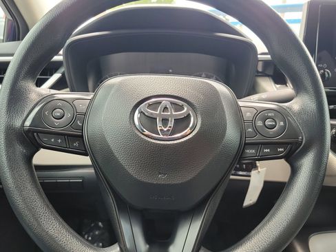 Used 2025 Toyota Corolla LE FWD image 21