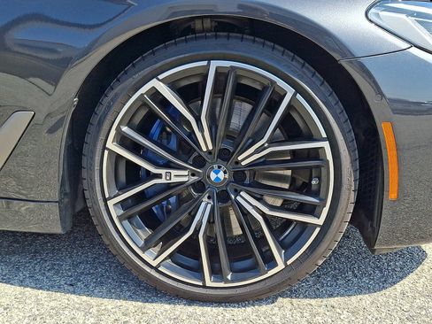 Used 2023 BMW M550i xDrive w/ Executive Package image 8