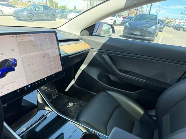 Used 2018 Tesla Model 3 Long Range RWD image 23