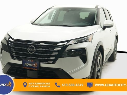 Used 2024 Nissan Rogue SV image 1