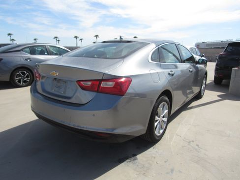 Used 2024 Chevrolet Malibu LT FWD image 3