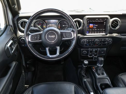 Used 2023 Jeep Wrangler Unlimited Sahara w/ Cold Weather Group AWD/4WD image 20