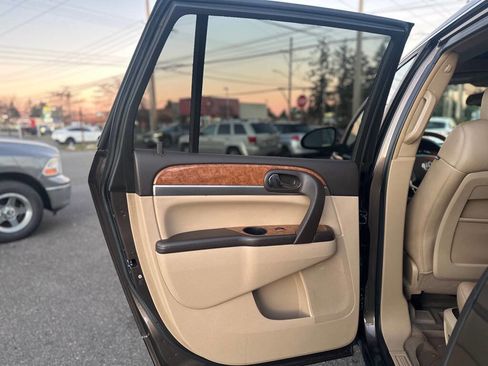 Used 2009 Buick Enclave CXL w/ Entertainment Package #3 image 20