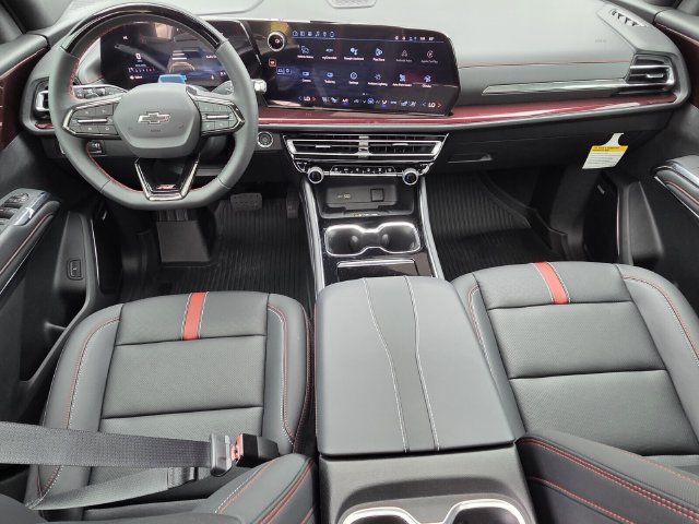 New 2026 Chevrolet Traverse RS w/ LPO, Floor Liner Package FWD image 9