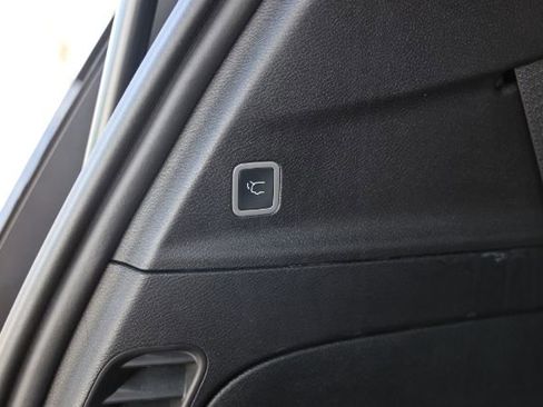 Used 2026 Chrysler Pacifica Select image 28