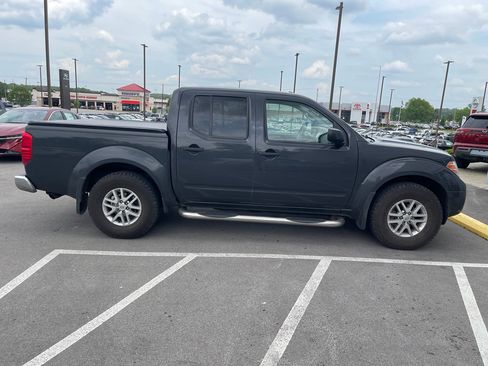 Used 2015 Nissan Frontier SV AWD/4WD image 5