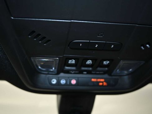 Used 2024 Buick Enclave Avenir AWD/4WD image 16