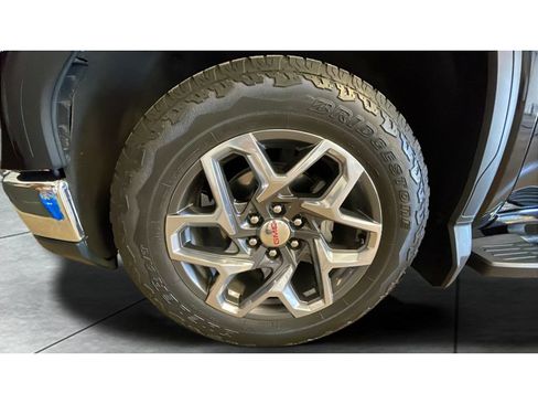 Used 2024 GMC Sierra 1500 SLT w/ SLT Premium Plus Package AWD/4WD image 20