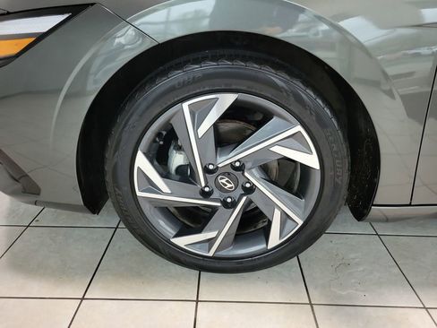 Used 2024 Hyundai Elantra Limited image 48