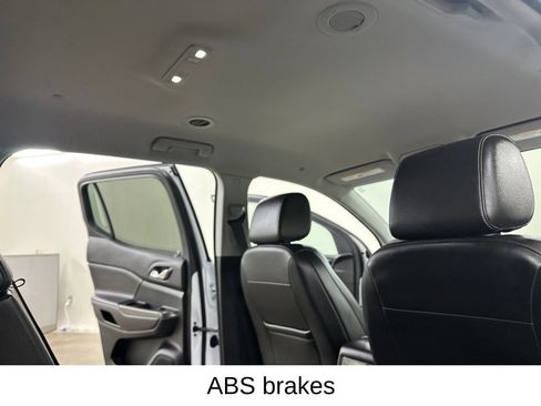 Used 2023 GMC Acadia SLT FWD image 25