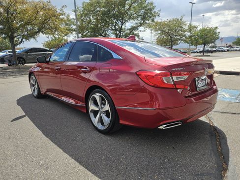 Used 2018 Honda Accord Touring image 8