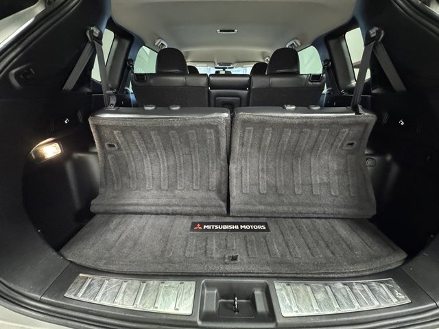 Used 2022 Mitsubishi Outlander SEL AWD/4WD image 19