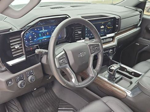 Used 2025 Chevrolet Silverado 1500 RST image 10