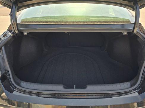 New 2025 Hyundai Elantra Limited image 25