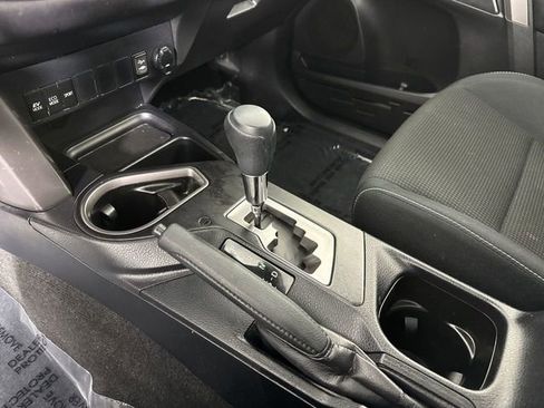Used 2016 Toyota RAV4 XLE w/ Convenience Package AWD/4WD image 17