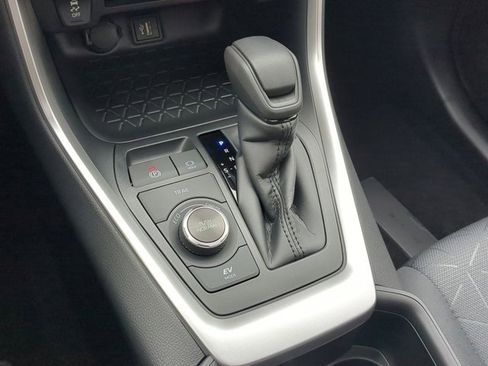 Used 2025 Toyota RAV4 XLE image 14