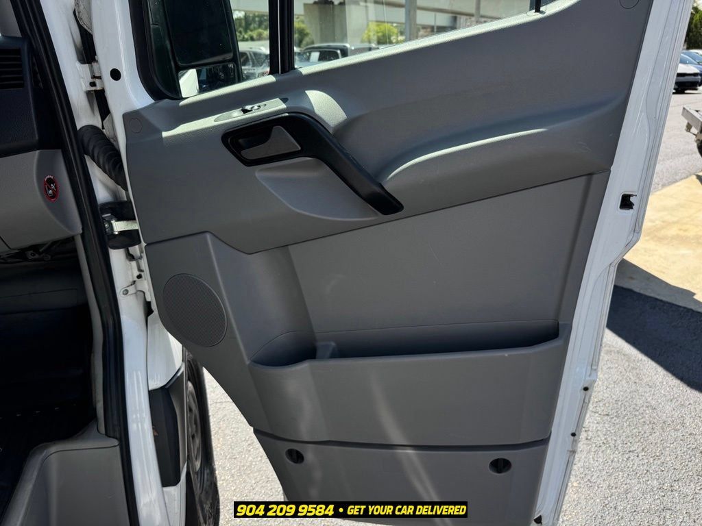Used 2017 Mercedes-Benz Sprinter 2500 image 34