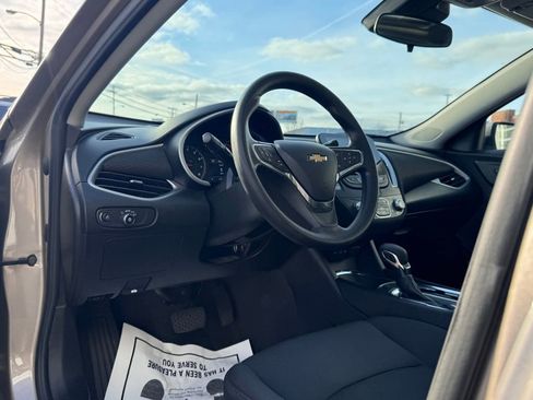 Used 2024 Chevrolet Malibu LT image 9