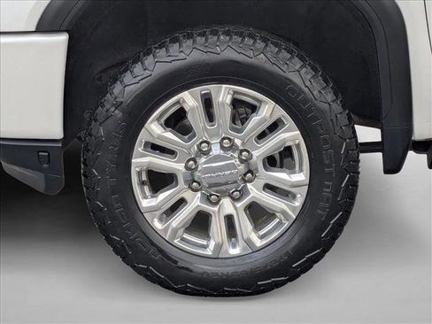 Certified 2022 GMC Sierra 3500 Denali image 23