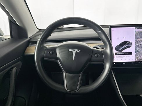 Used 2018 Tesla Model 3 Long Range image 17