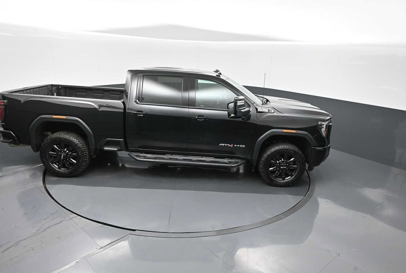 Used 2024 GMC Sierra 2500 AT4 w/ AT4 Preferred Package AWD/4WD image 29