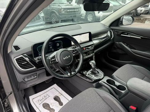 Used 2025 Kia Seltos S FWD image 3